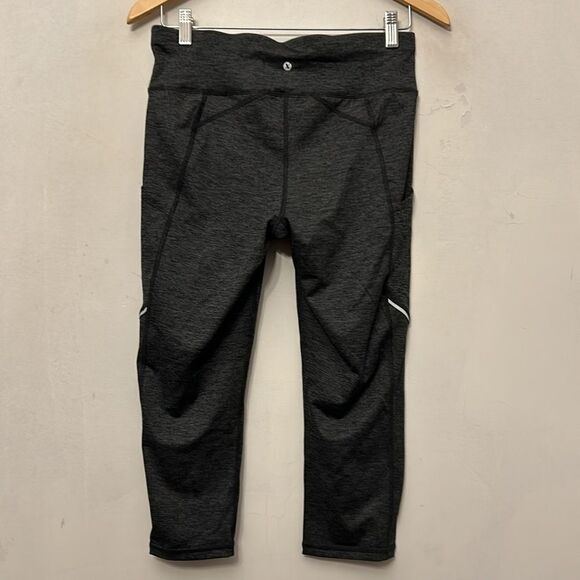 Xersion black gray mid rise high compression capri athletic pants Size M New - Picture 7 of 11